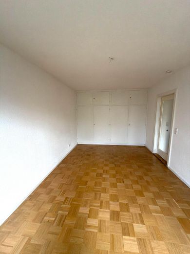 Zimmer 2 mit Einbauschrank