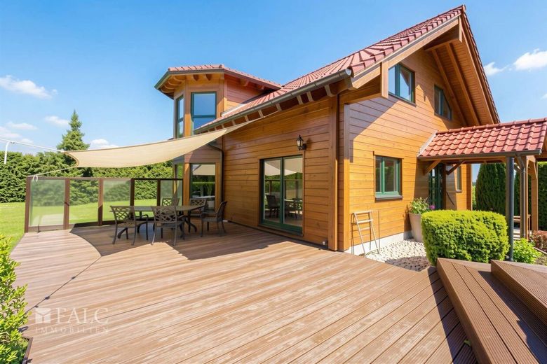+++ Natur pur &amp; Design: Hochwertiges Fullwood-Wohnblockhaus mit Weitblick in Ostseenähe +++ – Terasse am Haus