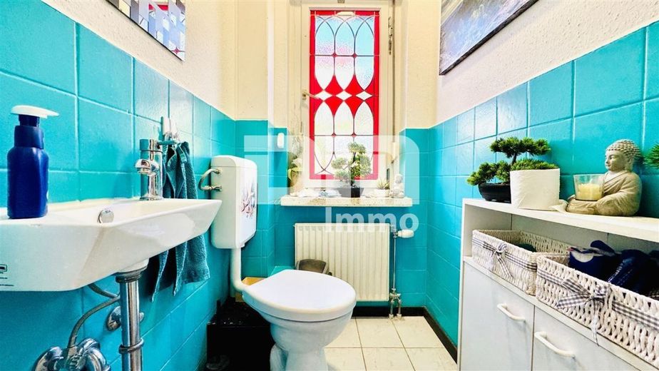 Gepflegtes Raumwunder in idyllischer Lage - Modernisiertes Einfamilienhaus Garagen / Garten – EG Gäste WC