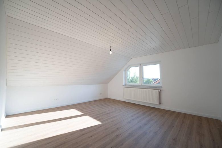 Modernisiertes Zweifamilienhaus mit Einliegerwohnung, neuer Gasheizung & PV Anlage – Foto 17