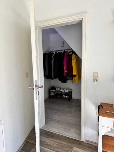 Doppelhaushälfte mit Einliegerwohnung zum Kauf – Ankleide