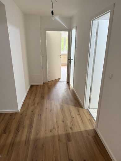 Flur zu den Bädern und SZ