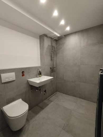 Top saniert - Wunderschöne EG 3 Zimmer-Wohnung mit Küche – Foto 2