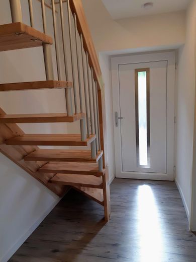 Kernsaniertes Einfamilienhaus mit Ausblick in ruhiger Lage – Eingangsbereich