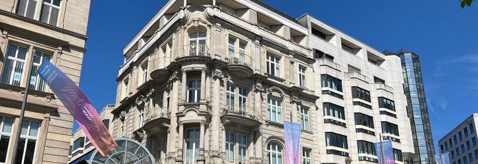 Wilhelmstraße üzerinde, Kurhaus yakınında, en iyi merkezi konumda temsili ofis, muayenehane veya daire – Außenansicht Wilhelmstraße
