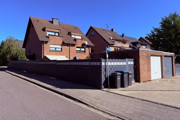 schöne, geräumige Maisonettewohnung mit Garten und Garage zu verkaufen