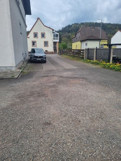 Eigene Einfahrt zum Grundstück