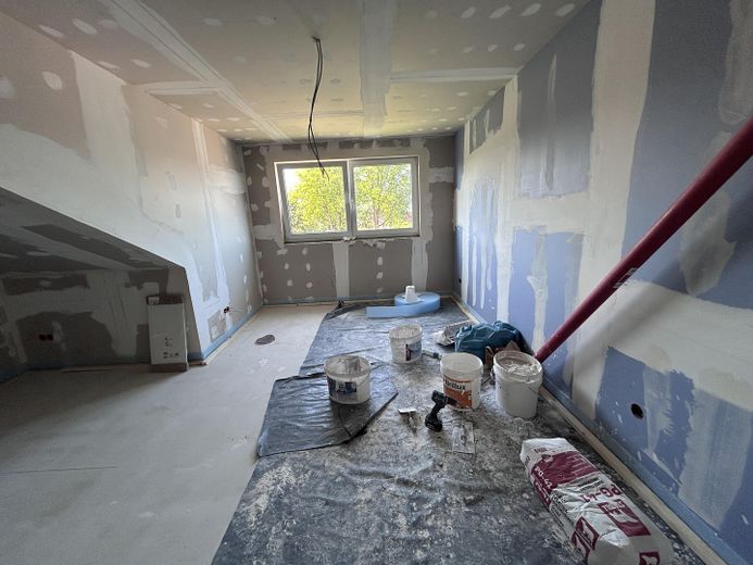 Nuova costruzione all'ultimo piano A+ con loggia, riscaldamento a pavimento, cucina attrezzata, wallbox possibile, costi di riscaldamento inclusi – Schlafzimmer