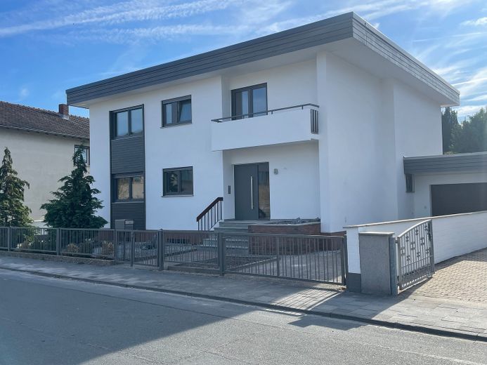 Hermosa casa unifamiliar - reformada integralmente - mucho espacio para toda la familia - ¡sin agente inmobiliario! – Frontansicht