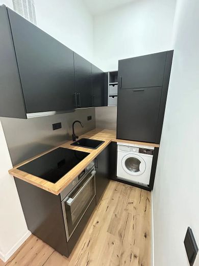 Pokój w mieszkaniu współdzielonym z dobrą infrastrukturą / Emserstraße 40, Frankfurt / WE6 / 2.OG po lewej / pok.1 – Küche