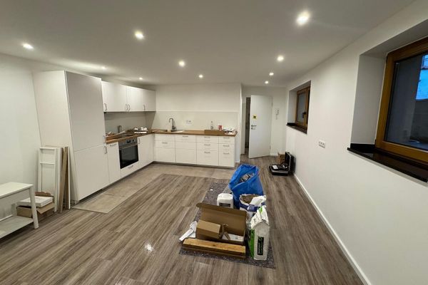 Vivere da sogno direttamente sul Reno – completamente ristrutturato con finiture di alta qualità a Köln-Rodenkirchen