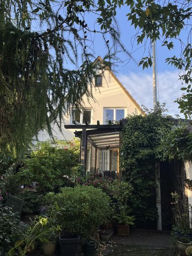 !!! SENZA PROVVIGIONE - Affascinante casa unifamiliare in una tranquilla zona con limite di 30 km/h – Foto 1