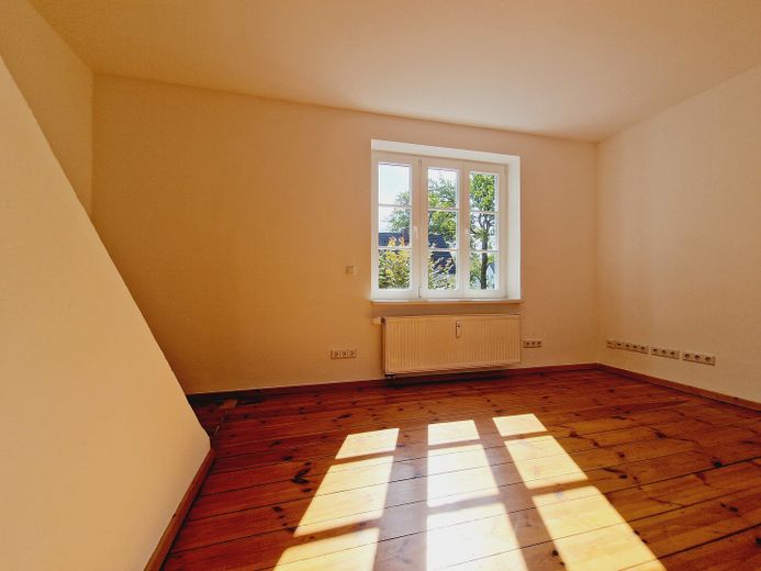 Fundstück: Schönes, sehr individuelles Reihenmittelhaus für Pärchen – Zweites Zimmer OG