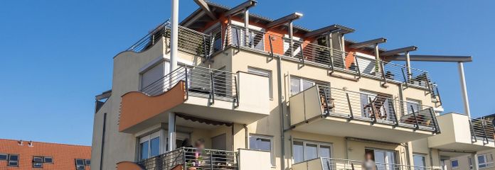 2 balkonlu, yeni ankastre mutfaklı ve yeşile bakan aydınlık 3 odalı daire