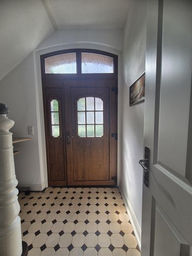 Elegante casa bifamiliare ristrutturata con terreno edificabile urbanizzato a Diemelsee-Adorf – Eingang