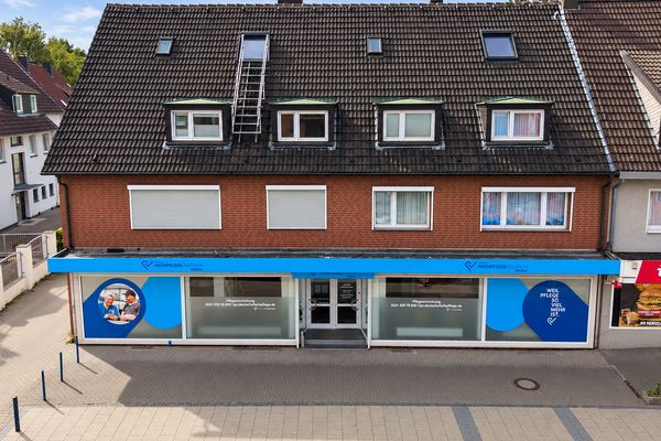 **VERY WELL-MAINTAINED RESIDENTIAL AND COMMERCIAL BUILDING – FULLY LET**