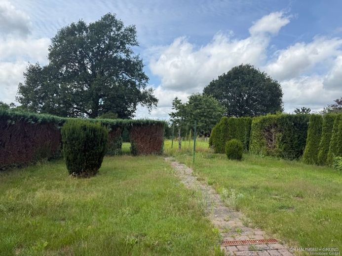 Bargteheide yakınında sakin bir konumda geniş arsa – Foto 1
