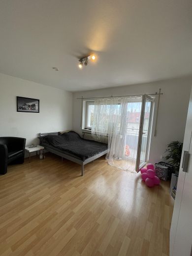 Möbliertes 1 Zimmer Apartment in Stuttgart-Degerloch - Provisionsfrei – Wohnbereich