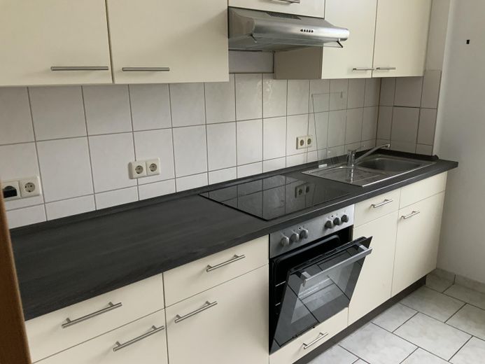Wunderschöne 2–Raumwohnung – Einbauküche