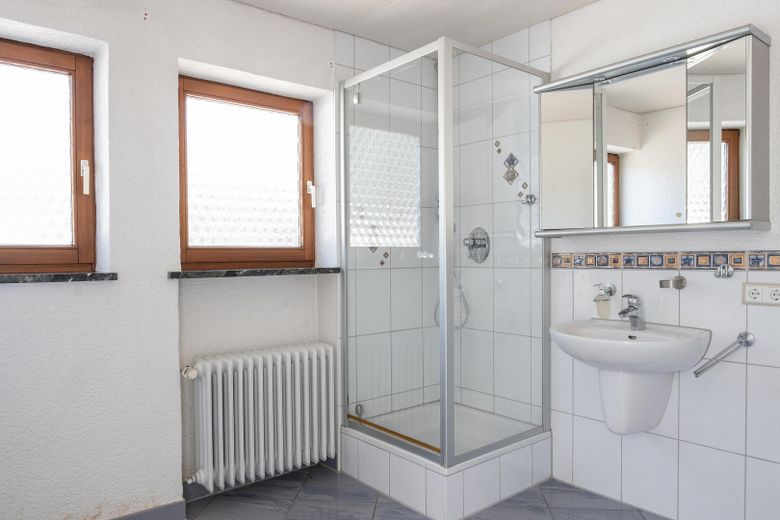 Exklusives Einfamilienhaus in traumhafter Flusslage - Wohnen, wo andere ihre Freizeit verbringen – Bad EG