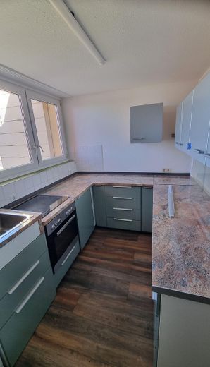 Wohnung mit grandioser Aussicht im 8.OG zu verkaufen – Küche 4