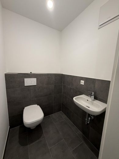 Eerste bewoning nieuwbouw – Exclusieve 4-kamerwoning met westloggia in Kaltenkirchen – Gäste-WC