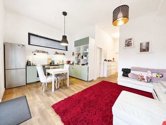 2,5-Zimmer-Wohnung mit Terrasse in Berlin-Mitte – 5,12% Rendite – Wohnküche