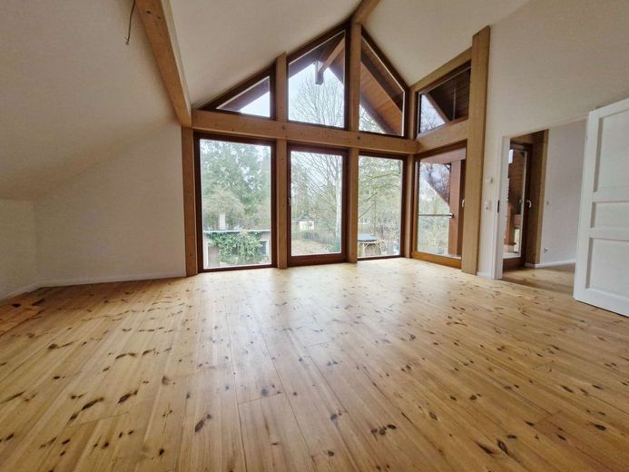 Hochwertige Baukunst &amp; nachhaltige Ausstattung - ein Zuhause mit Zukunft – großer Wohnereich mit Balkon DG
