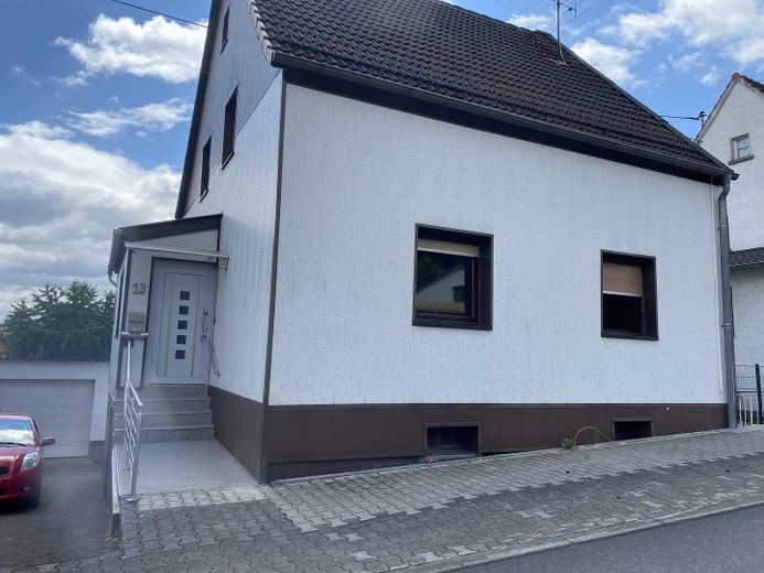 Vrijstaande woning met balkon en garage – Foto 1