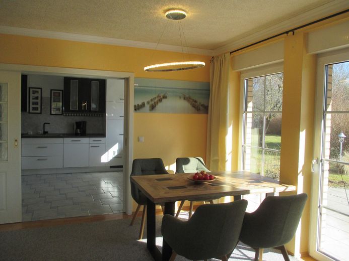 Essplatz mit Zugang zur Küche