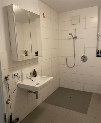 Bad-Dusche