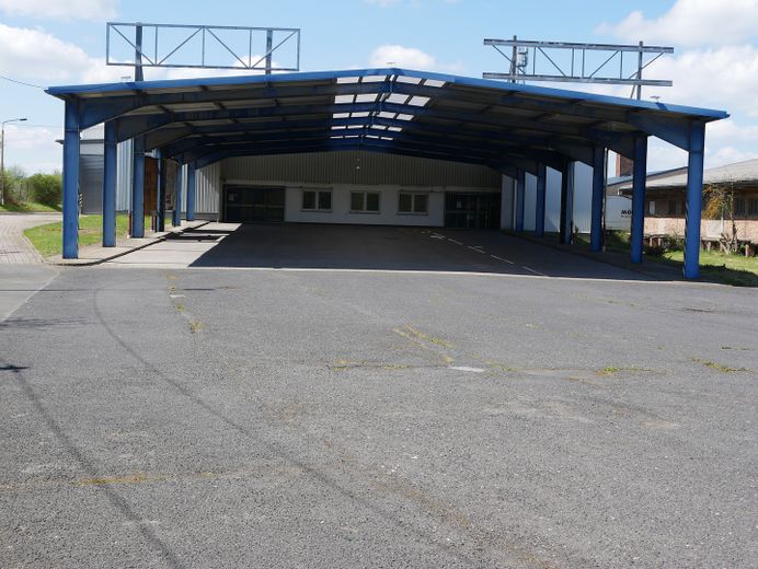 Verkaufshalle / Lagerhalle mit Büroräumen in zentraler Lage von Deutschland – Foto 10