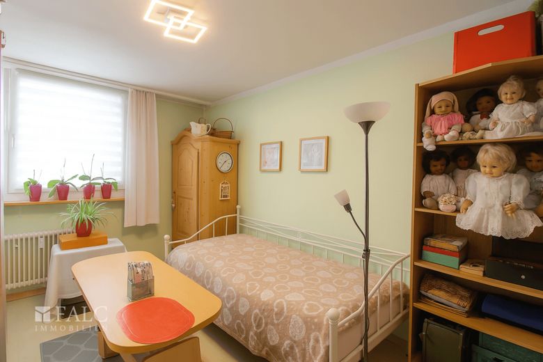 Attraktive Kapitalanlage: Vermietete Wohnung in modernisiertem Wohnensemble – Büro