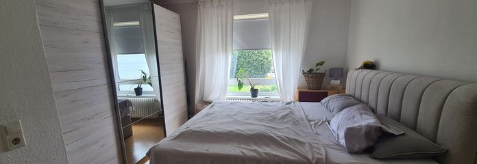 Schlafzimmer Bild 1