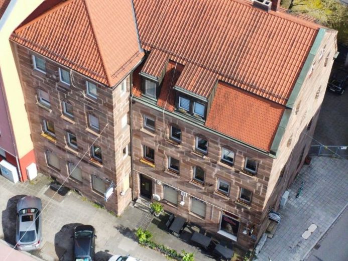 Historisches Wohn- und Geschäftshaus mit Charme, Garagen und Perspektive bei vermietbaren 797qm – Foto 1