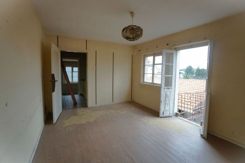 Familienprojekt mit Zukunft: Einfamilienhaus mit großem Grundstück und vielen Möglichkeiten – Schlafzimmer_1