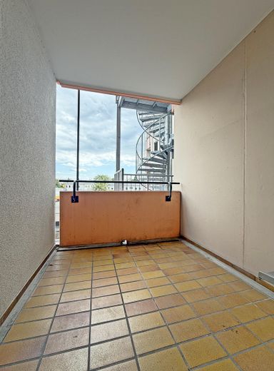 6 % di rendimento! Appartamento ristrutturato e arredato in condivisione a Mannheim-Schwetzingerstadt – Loggia