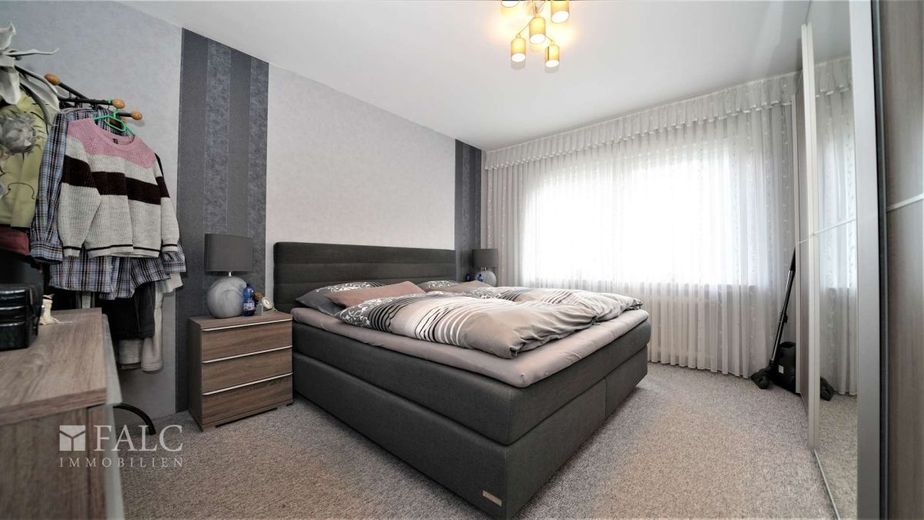 Investieren Sie in Ihre Zukunft! Attraktive Kapitalanlage in Oberhausen! - FALC Immobilien – EG (rechts) - Schlafzimmer