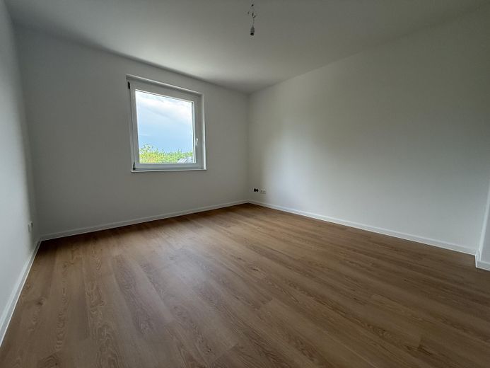 Sanierte Dachgeschosswohnung mit Fußbodenheizung und Stellplatz zum Erstbezug – फोटो 3