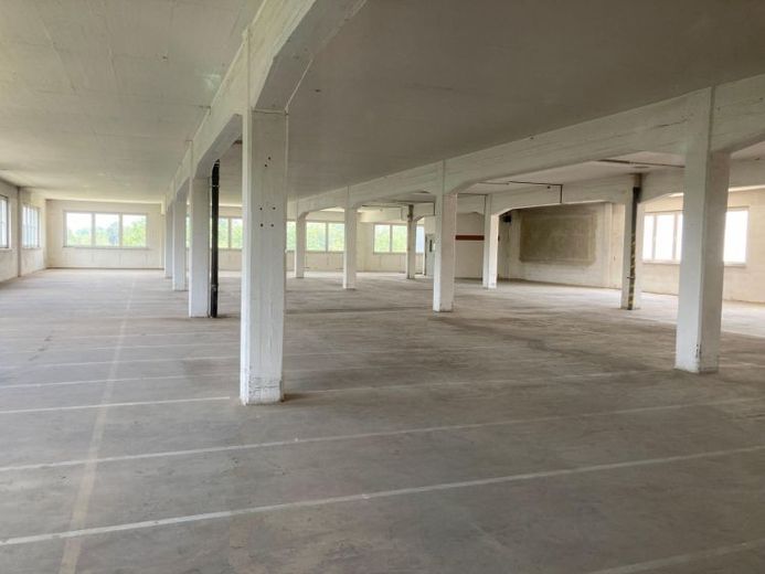 Großzügige Lagerfläche mit Lastenaufzug im 3. OG (ca. 1.252 m²) - LKW-Zufahrt - verkehrsgünstige Lage – Foto 1