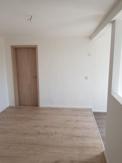 Voll vermietetes, attraktives,MFH mit 5 WE´s in Zentrumsnähe von Reichenbach – Zimmer Dachgeschoss Detail