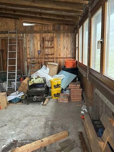 8 Carport innen