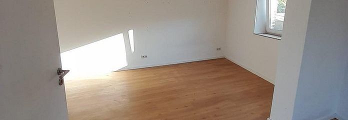 1-room apartment in Jülich-Barmen – renovated, with shared courtyard use, available immediately – Offener Wohn-/Schlafbereich
