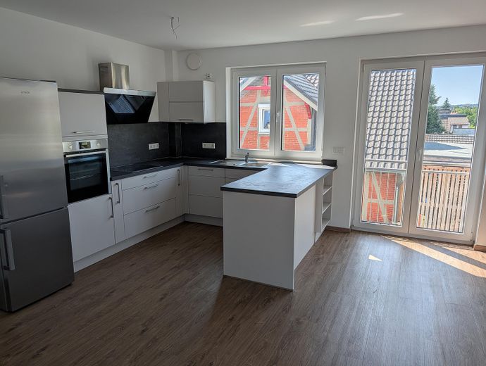Traumhafte 3-Zimmerwohnung mit Blick zum Herkules – geräumige, sehr helle Küche