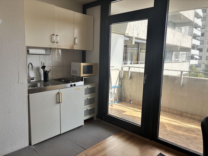 1-Zimmer Appartement in Frankfurt Sachsenhausen | Balkon | Möbliert | Leerstehend – Zimmer 4