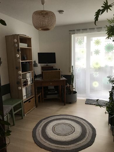 •Commission-free from private seller: Bright 3-room apartment with 2 balconies & underground garage – Arbeits- oder Kinderzimmer