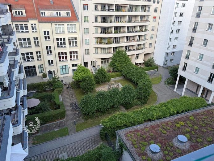 Seltene Chance im Historischen Zentrum, Terrassenwohnung mit Tiefgarage – Hofseite