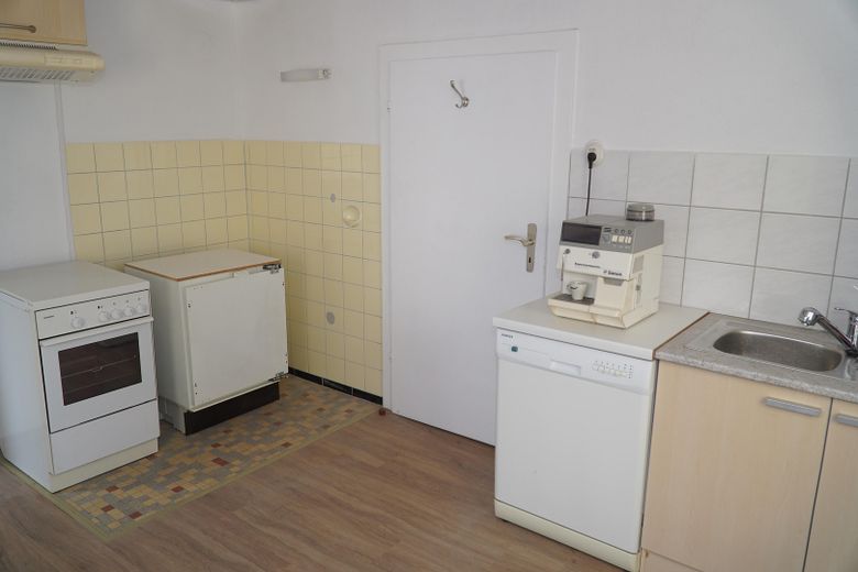 Vollständig renoviertes und modernisiertes 5-Zimmer-Einfamilienhaus in Eichendorf – Küche OG