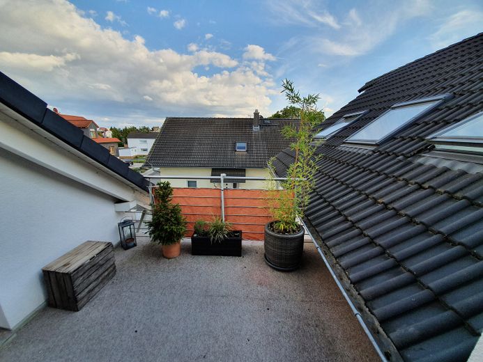 Moderne 3,5 Zi.-DG-Wohnung mit Balkon in toller Lage - von privat – 2. Balkon
