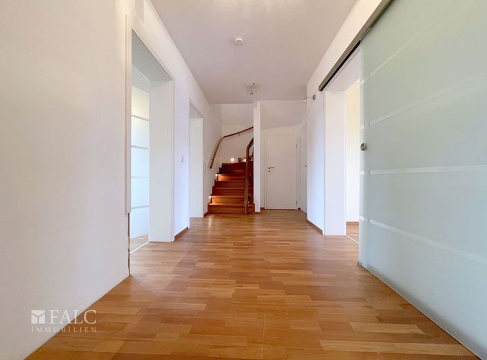 Viel Platz, viel Komfort - Gepflegte Maisonette-Wohnung samt Klimanlage im Herzen von Troisdorf! – Eingangsbereich